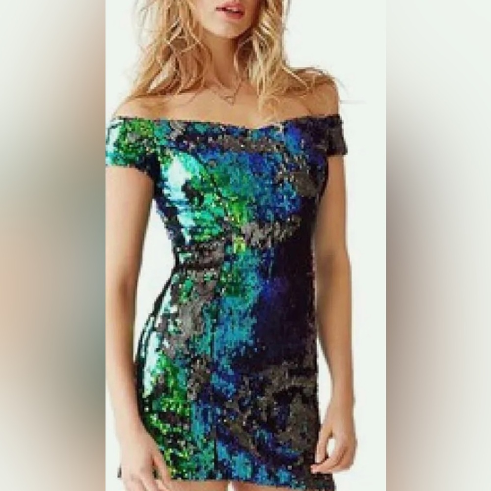 EXCLUSIVE GUESS OFF-THE-SHOULDER MERMAID SEQUIN DRESS Sz 4 Mini Formal Cocktail